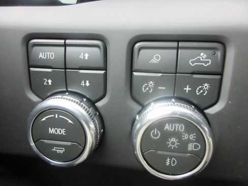 New 2026 GMC Sierra 3500 Denali w/ Denali Reserve Package image 18