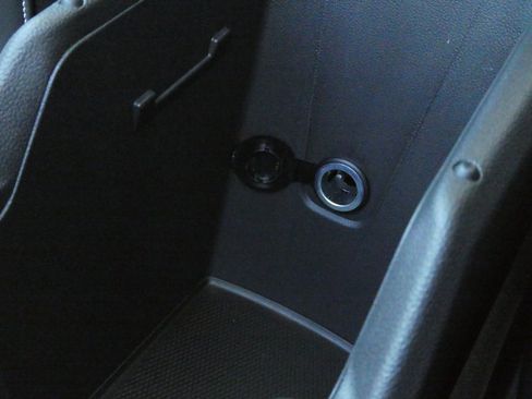 New 2025 Volkswagen Tiguan SE image 15