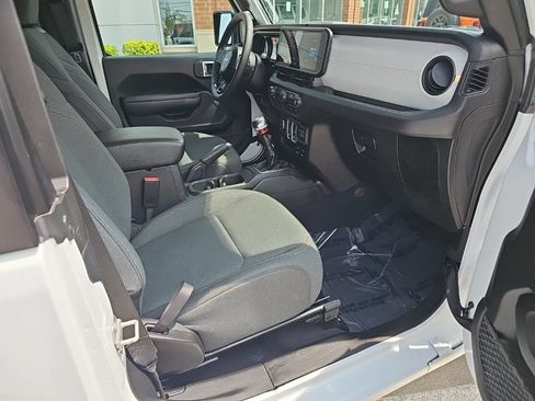 Certified 2025 Jeep Wrangler Sport AWD/4WD image 20