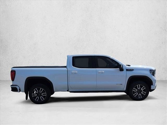 Used 2025 GMC Sierra 1500 AT4 w/ Technology Package AWD/4WD image 9