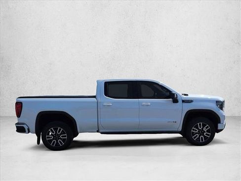 Used 2025 GMC Sierra 1500 AT4 w/ Technology Package AWD/4WD image 9