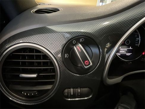 Used 2013 Volkswagen Beetle Turbo 60's Edition image 25