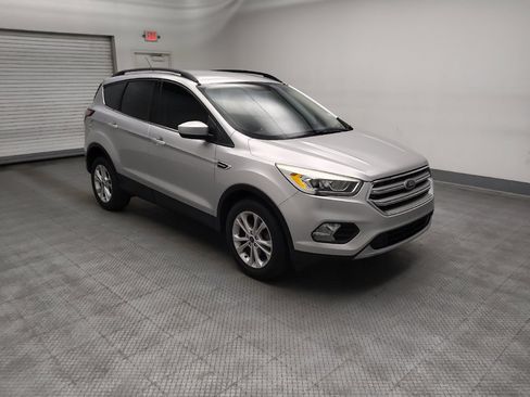 Used 2017 Ford Escape SE w/ Equipment Group 201A FWD image 11