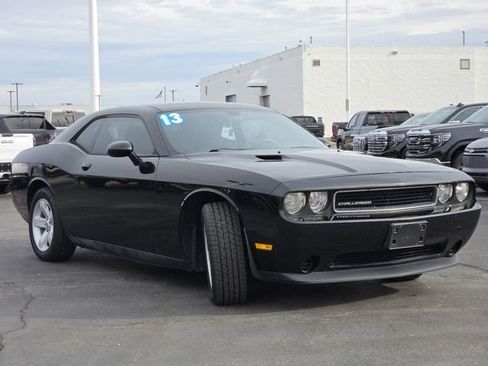 Used 2013 Dodge Challenger SXT image 12