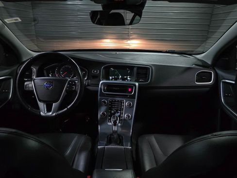 Used 2017 Volvo S60 T5 Inscription w/ Climate Package AWD/4WD image 11
