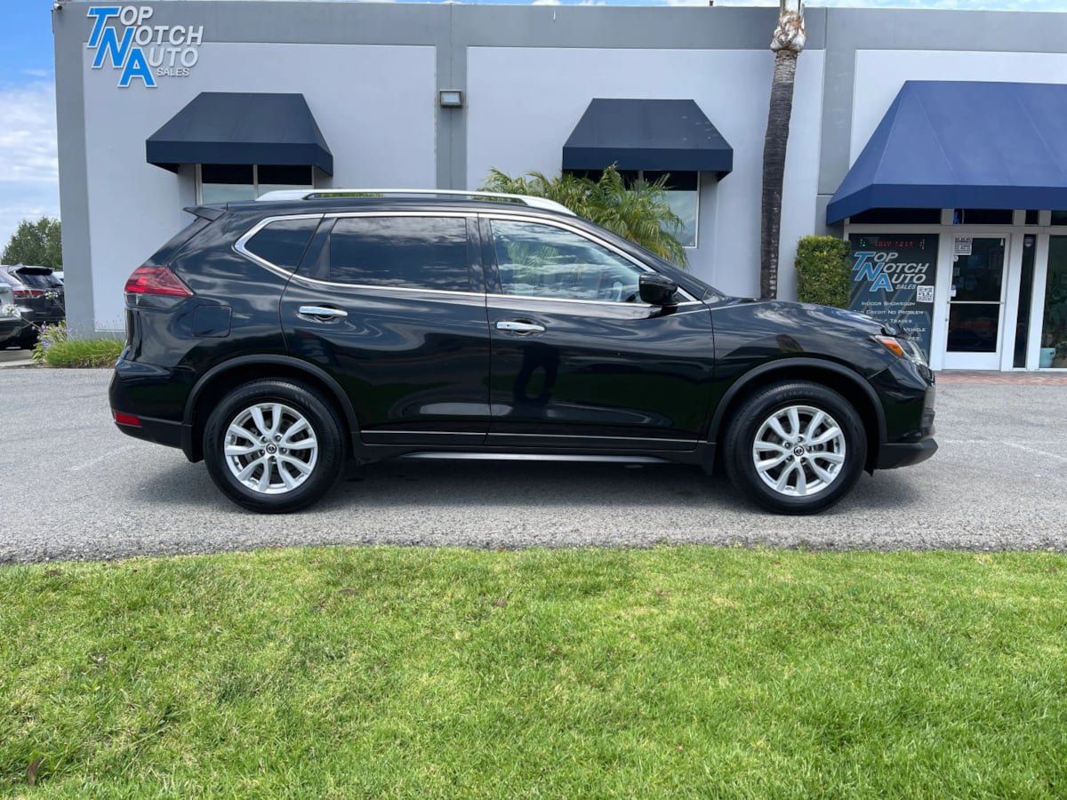 Used 2020 Nissan Rogue SV FWD image 4