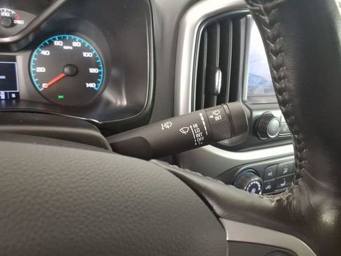 Used 2022 Chevrolet Colorado LT w/ LT Convenience Package AWD/4WD image 25