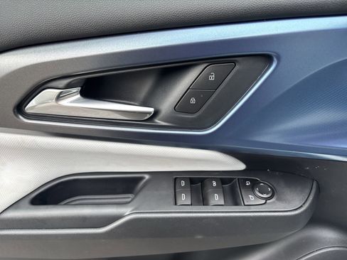 New 2026 Chevrolet Equinox EV LT image 16