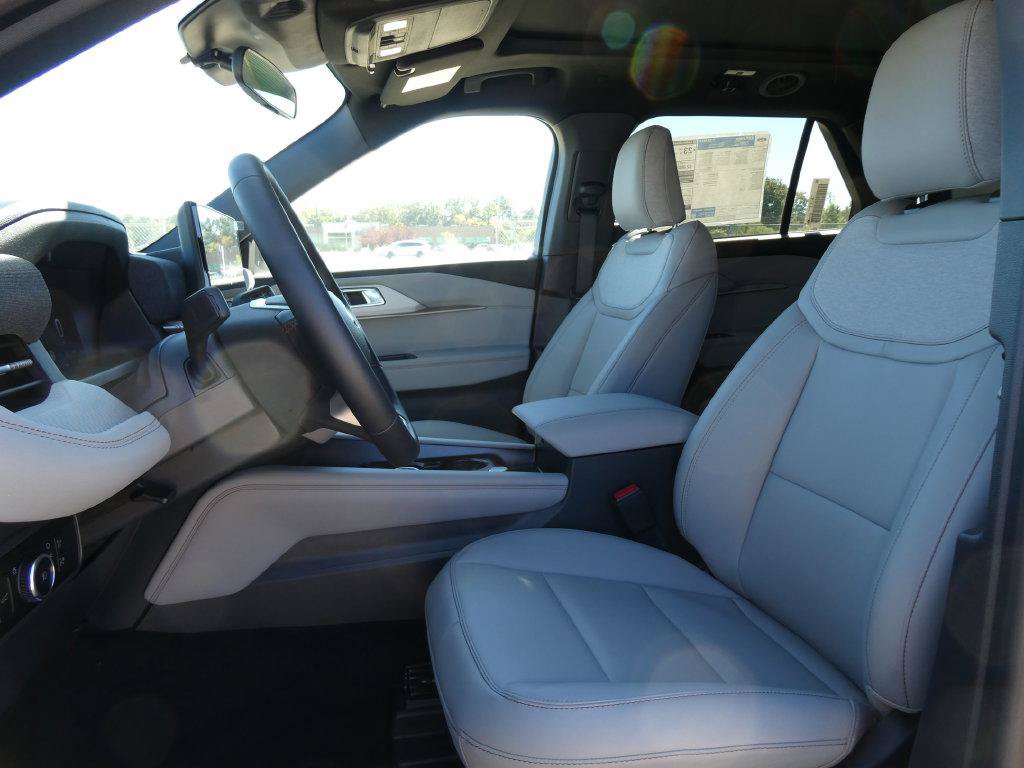 New 2027 Ford Explorer Active w/ Active Comfort Package AWD/4WD image 15