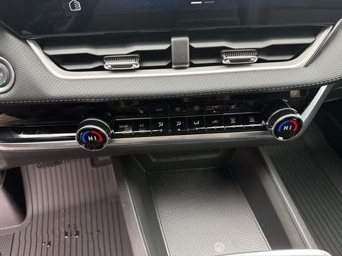 New 2026 Chevrolet Equinox LT w/ Convenience Package II image 15