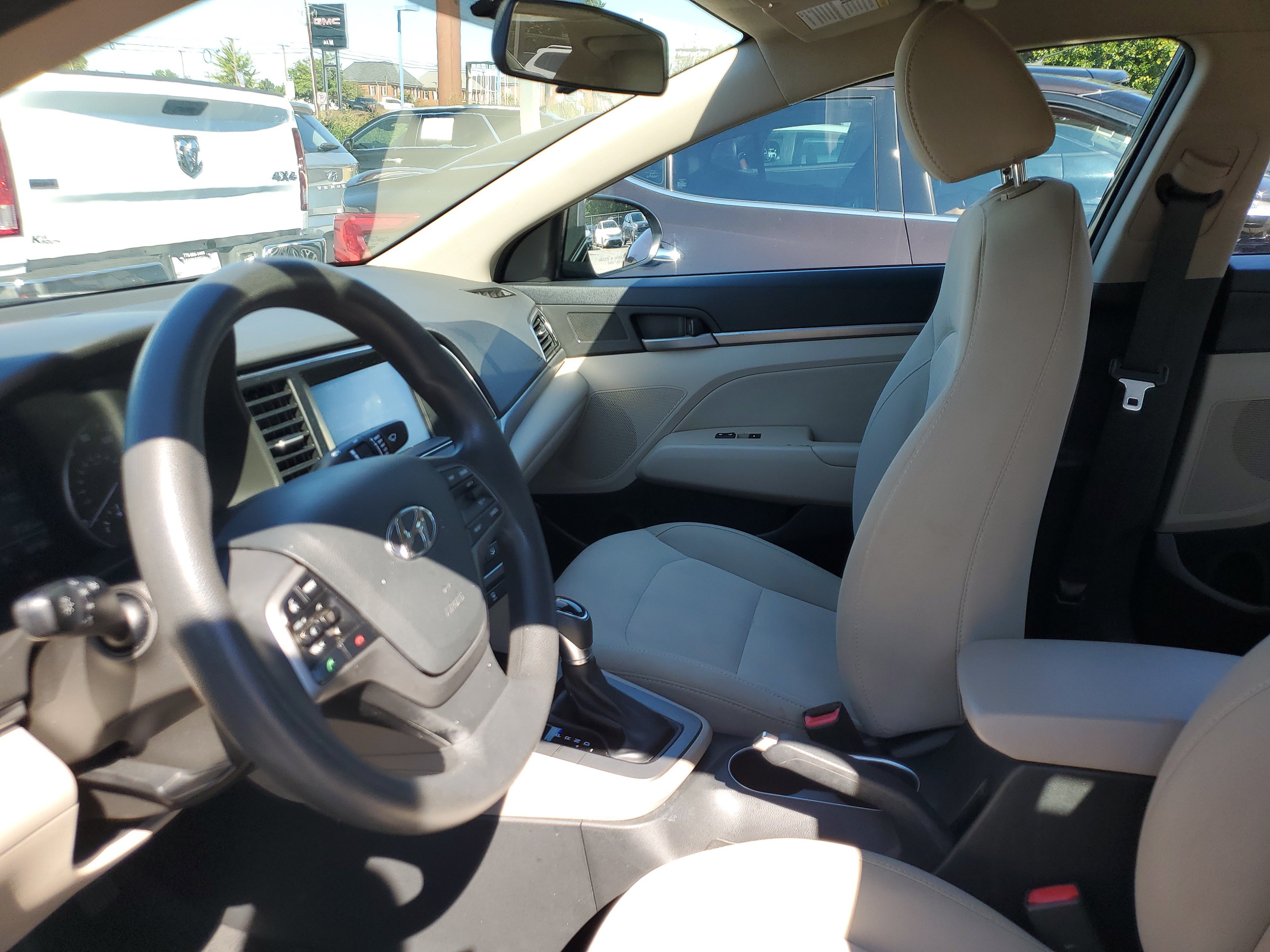 Used 2017 Hyundai Elantra SE FWD image 17