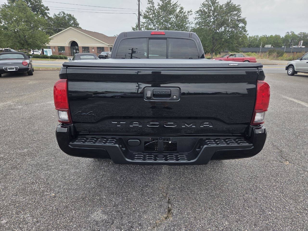 Used 2019 Toyota Tacoma SR w/ SX Package AWD/4WD image 5