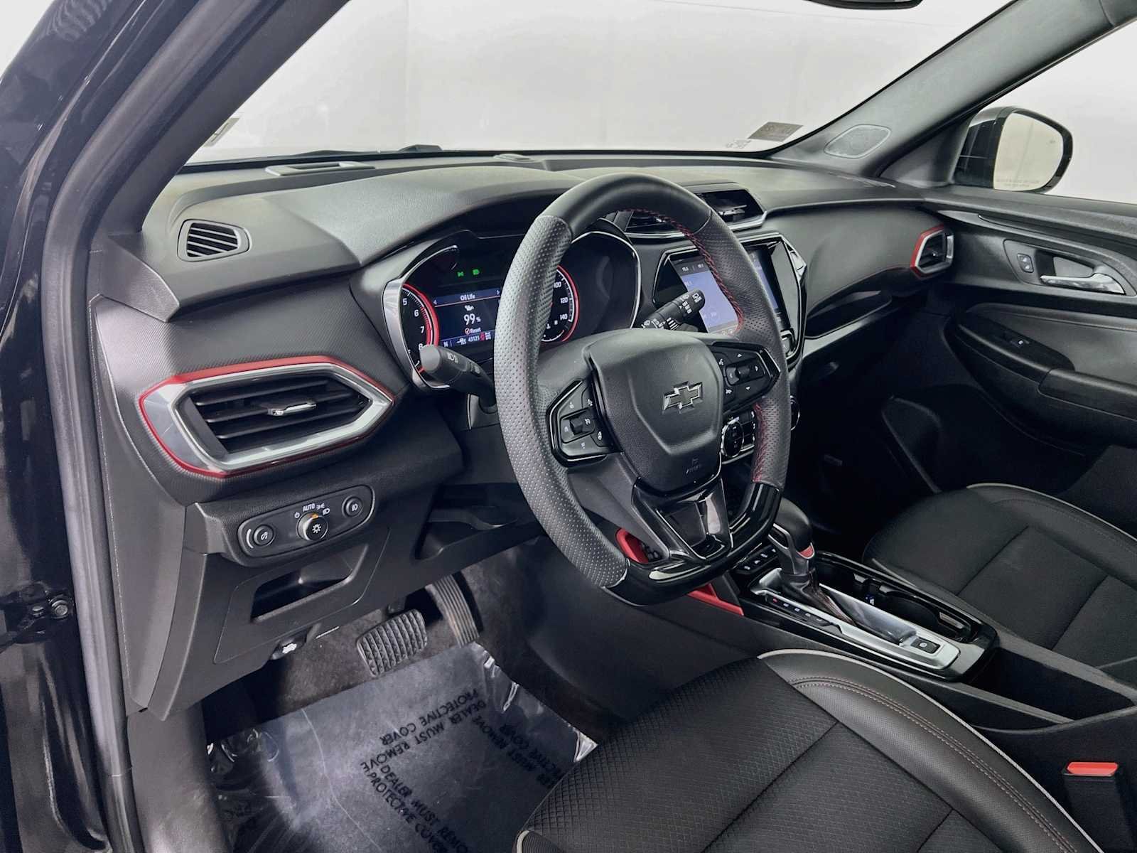 Used 2023 Chevrolet TrailBlazer RS w/ Sun and Liftgate Package AWD/4WD image 9