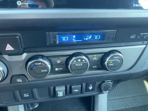 Used 2023 Toyota Tacoma TRD Sport image 18