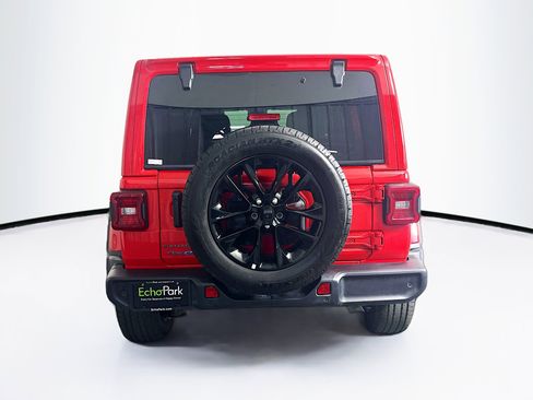 Used 2025 Jeep Wrangler Sahara w/ Safety Group image 7