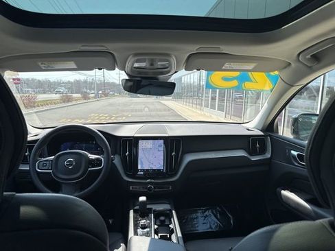 Certified 2025 Volvo XC60 B5 Plus image 17
