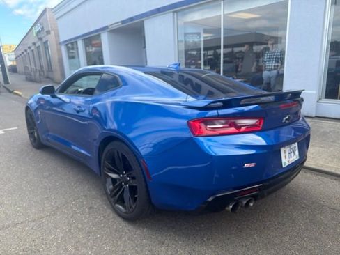 Used 2016 Chevrolet Camaro SS RWD image 3