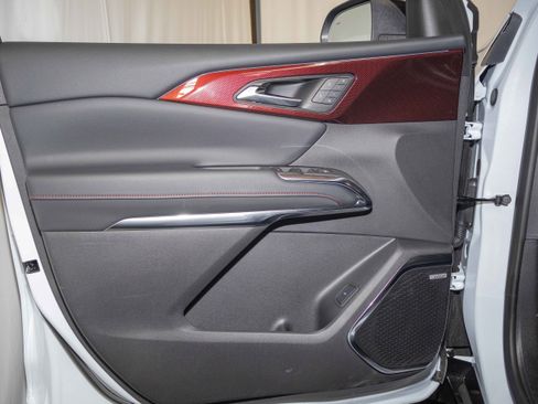 New 2026 Chevrolet Traverse RS w/ LPO, Floor Liner Package image 7