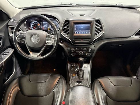 Used 2019 Jeep Cherokee Latitude Plus image 13