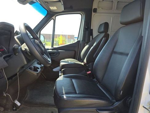 Used 2024 Mercedes-Benz Sprinter 144 Cargo w/ Acoustic Package image 7