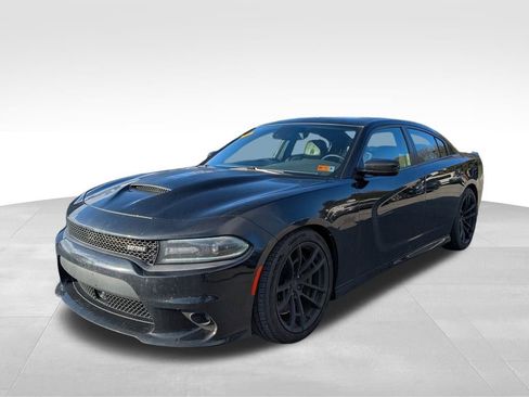 Used 2017 Dodge Charger R/T image 3