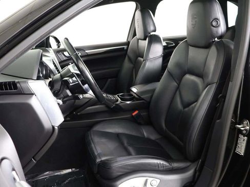 Used 2017 Porsche Cayenne AWD/4WD image 31