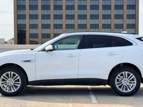 Used 2019 Jaguar F-PACE Prestige image 10