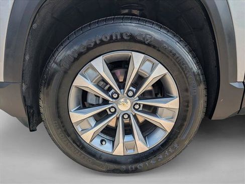 Used 2025 Chevrolet Equinox LT w/ Safety and Technology Package FWD image 23