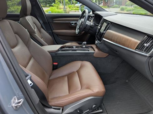 Used 2022 Volvo V90 B6 Cross Country w/ Protection Package AWD/4WD image 15