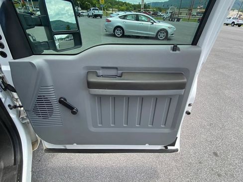 Used 2011 Ford F250 XL image 18
