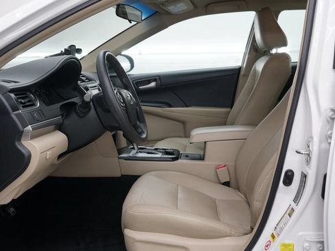 Used 2013 Toyota Camry LE FWD image 22