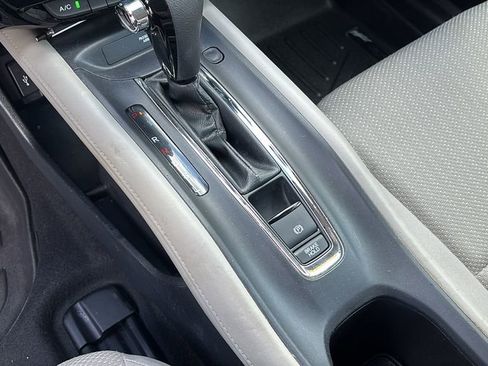 Used 2018 Honda HR-V LX image 21