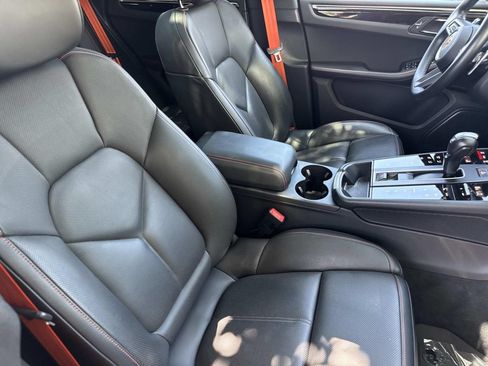 Used 2023 Porsche Macan Turbo AWD/4WD image 27