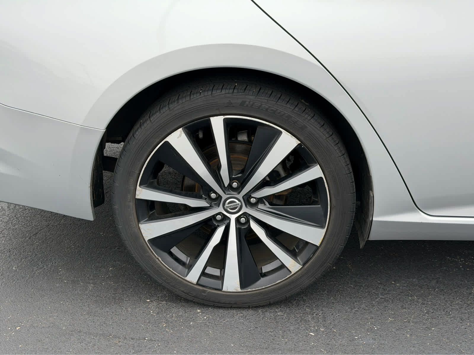 Used 2021 Nissan Altima 2.5 SR FWD image 10