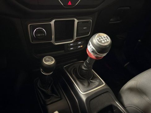 Used 2018 Jeep Wrangler Sport image 19