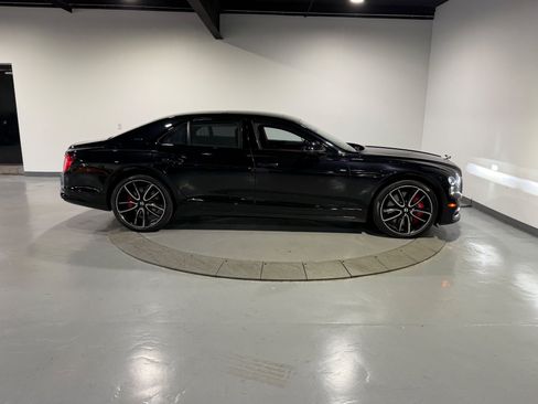Used 2024 Bentley Flying Spur V8 AWD/4WD image 14