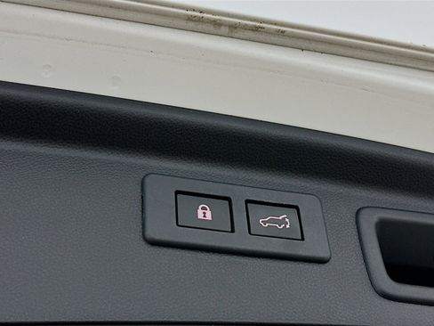 Used 2019 Subaru Forester Premium image 31