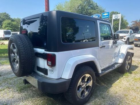 Used 2017 Jeep Wrangler Sahara w/ Dual Top Group AWD/4WD image 5