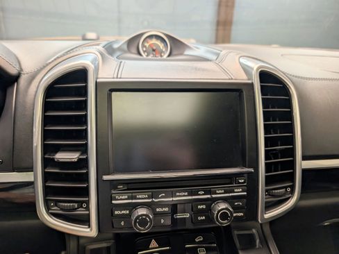 Used 2016 Porsche Cayenne GTS image 16