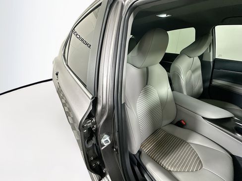 Used 2023 Toyota Camry SE image 28