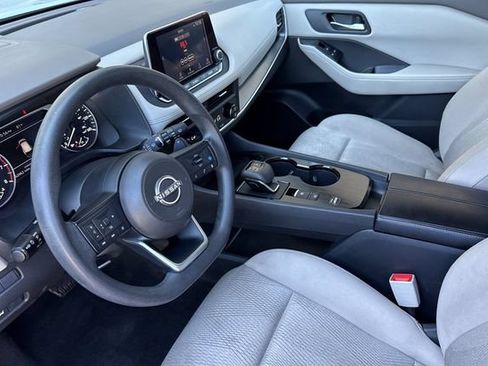 Used 2024 Nissan Rogue SV FWD image 10