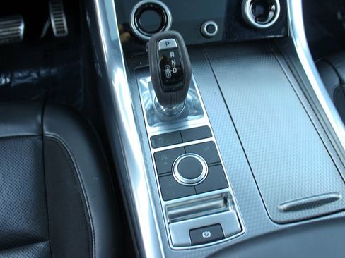 Used 2020 Land Rover Range Rover Sport HST image 32