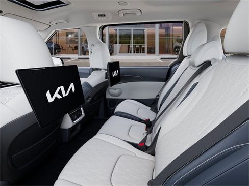 New 2025 Kia Carnival SX image 18