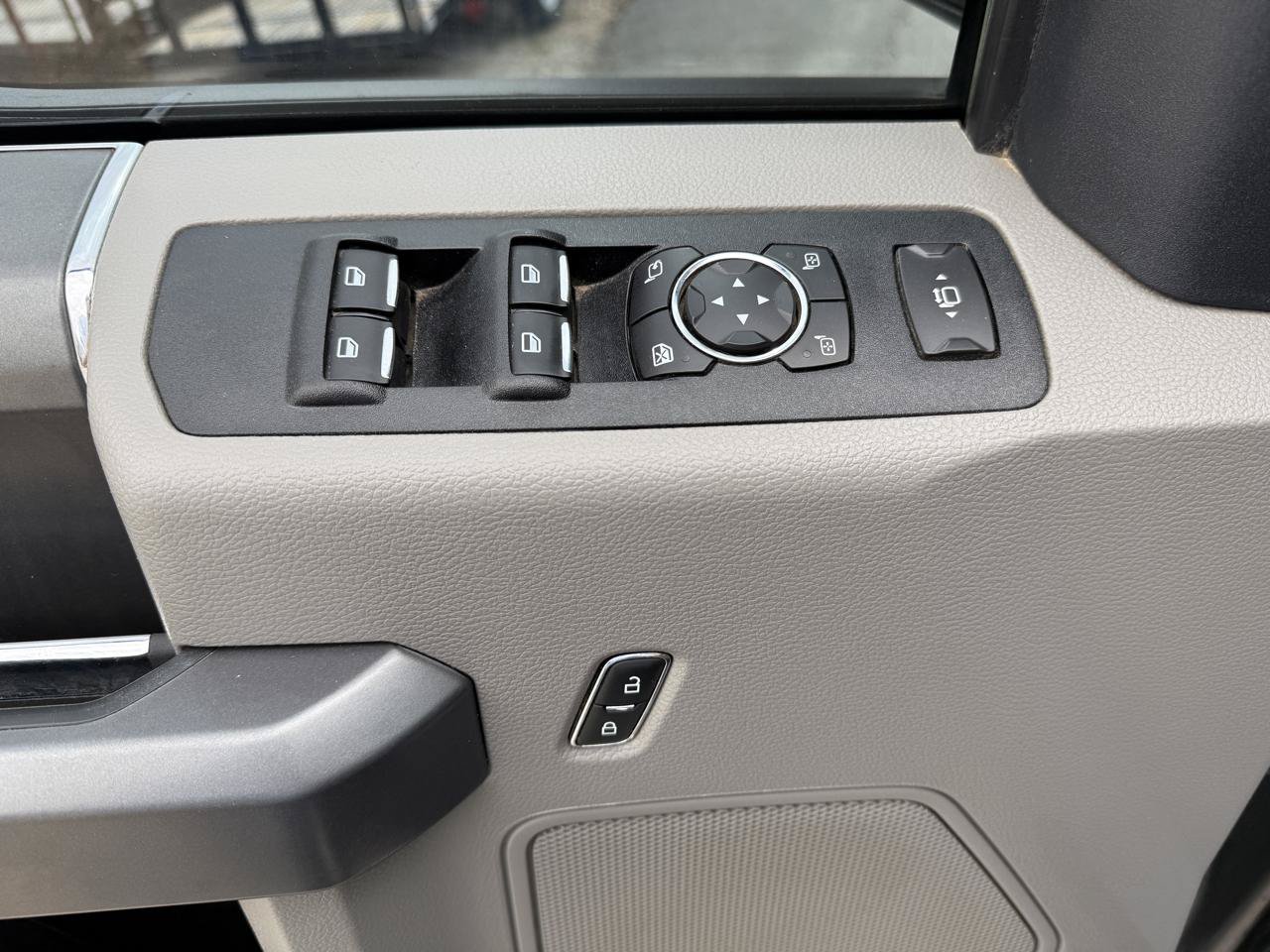 Used 2022 Ford F250 XLT w/ XLT Premium Package AWD/4WD image 25