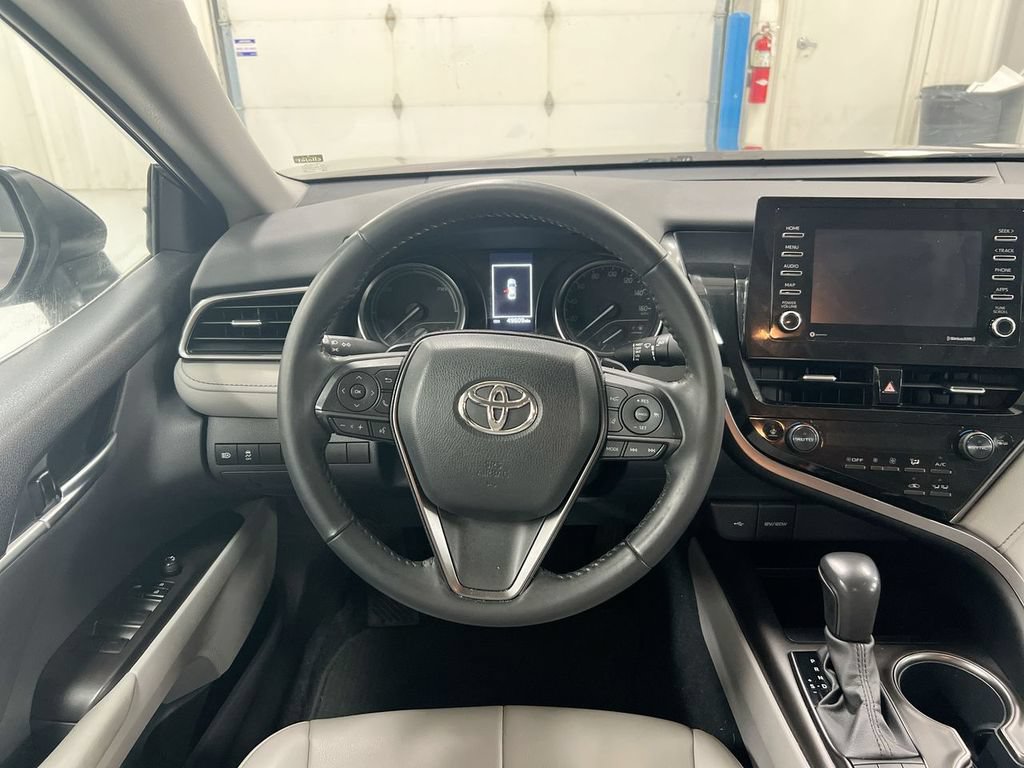 Used 2022 Toyota Camry SE FWD image 11