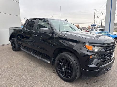 Used 2022 Chevrolet Silverado 1500 Custom image 4