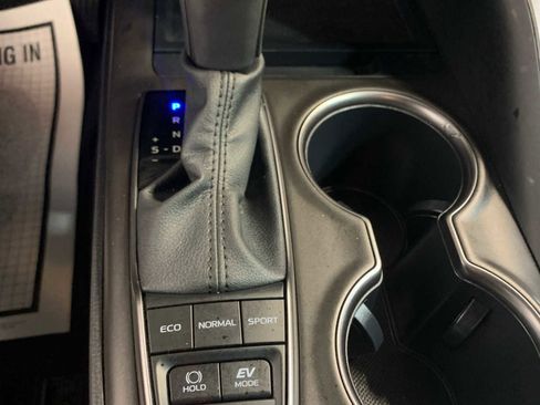 Used 2023 Toyota Camry SE FWD image 6