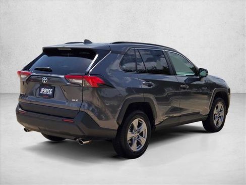 Used 2025 Toyota RAV4 XLE FWD image 5