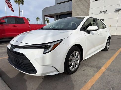 Used 2025 Toyota Corolla LE image 1