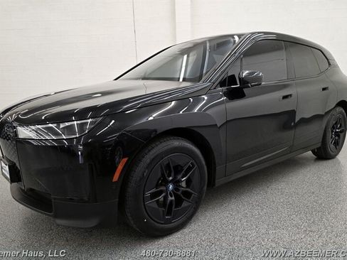 Used 2024 BMW iX xDrive50 AWD/4WD image 2